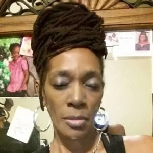 Meet your Posher, Denise